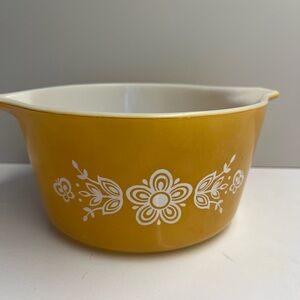 Vintage Pyrex Butterfly Gold Quart Casserole Dish -no lid